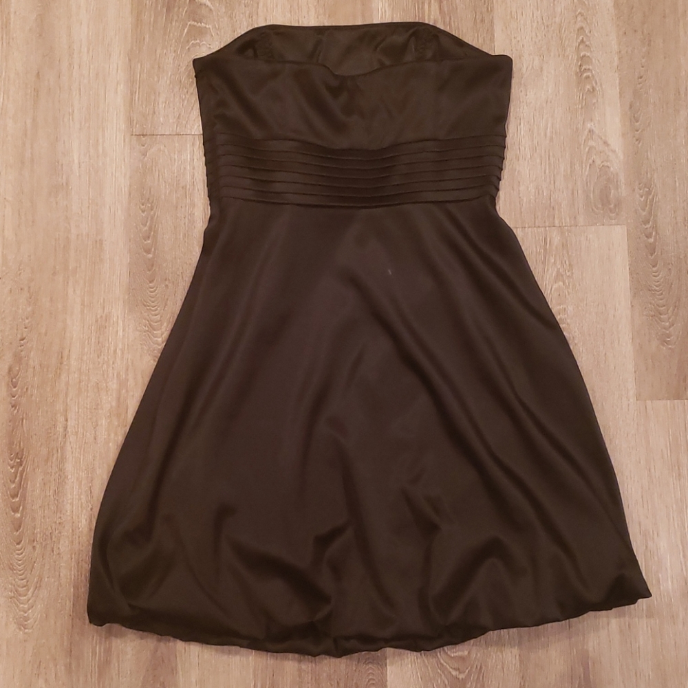 White House black market Strapless dress - Picture 2 of 3